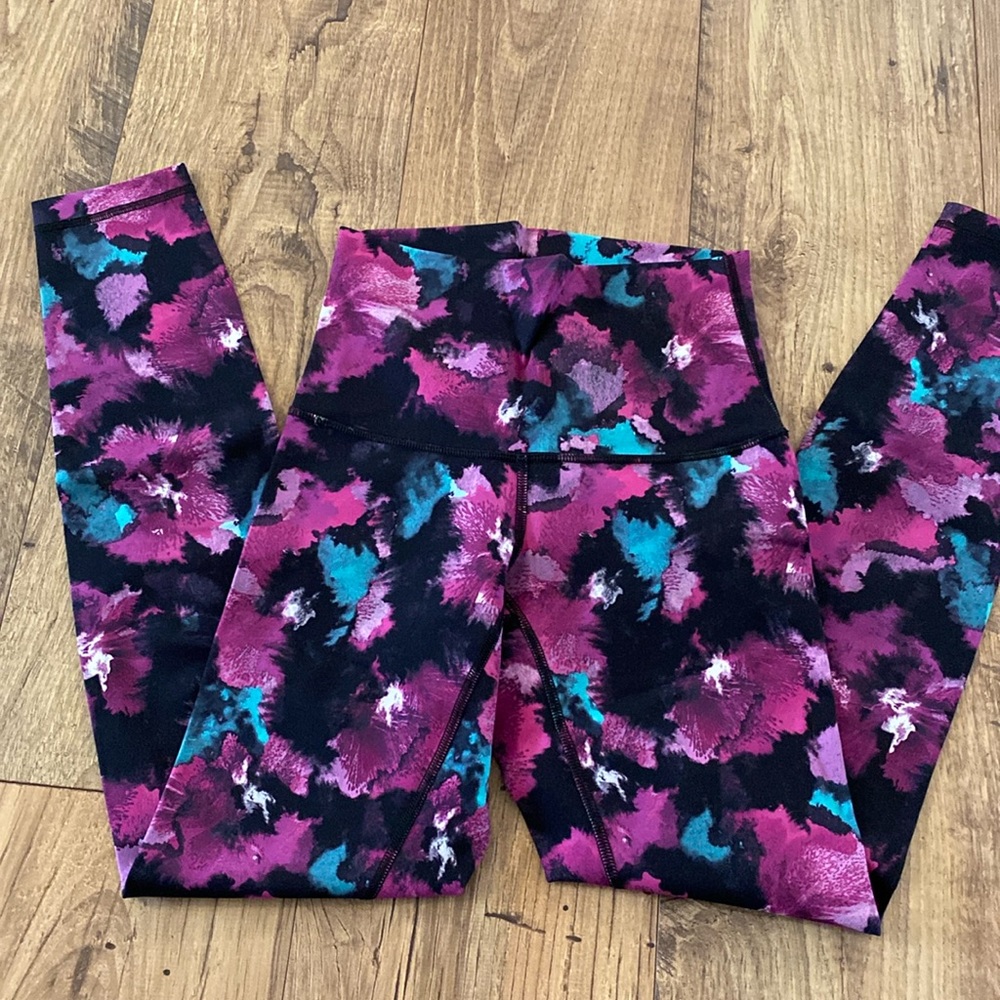 EUC Luxtreme Lululemon leggings, Sz 4